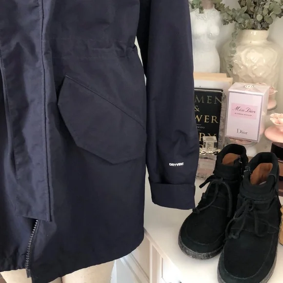 The North Face Windbreaker Jacket 🧥 - Picture 8 of 11